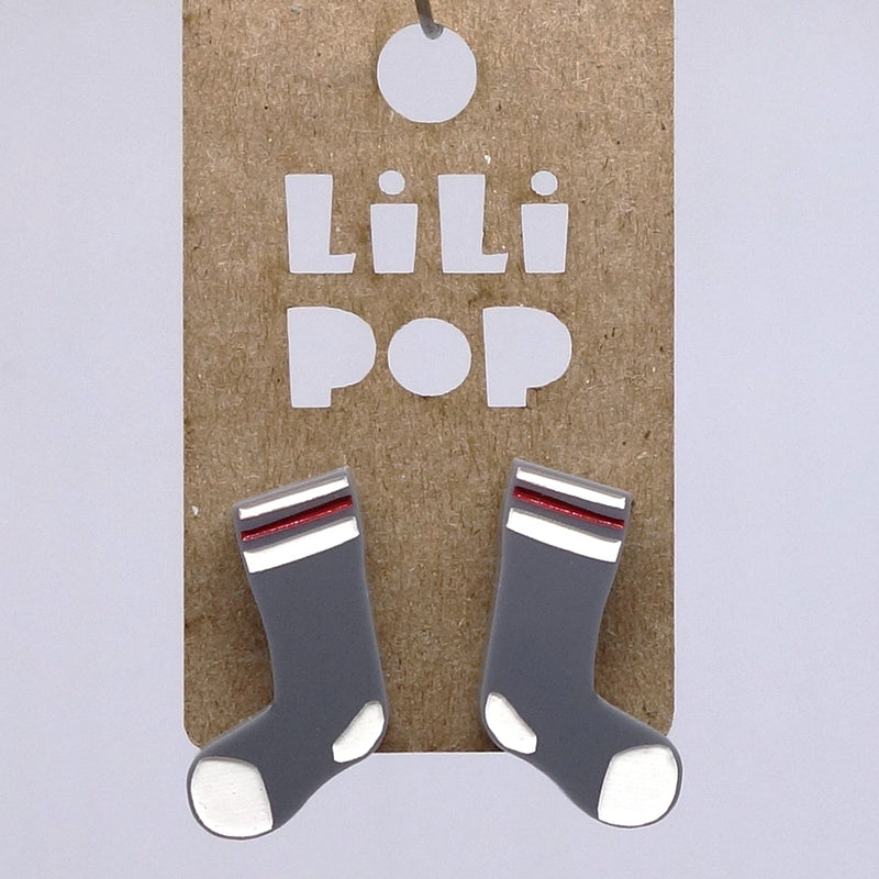 Boucles d’oreille chaussettes d’hiver grises