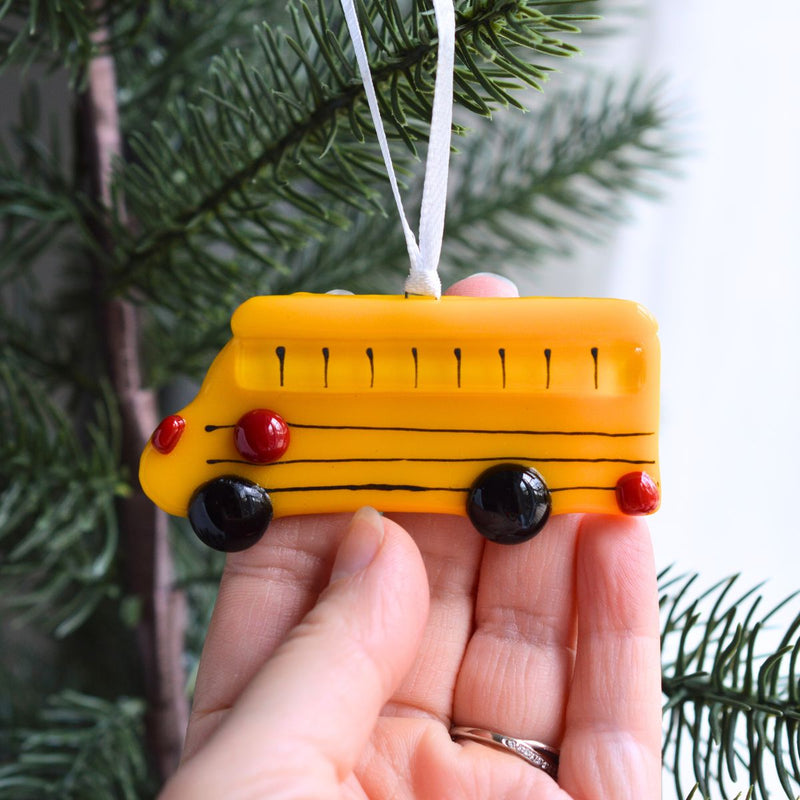 Autobus scolaire pour l’arbre de Noël