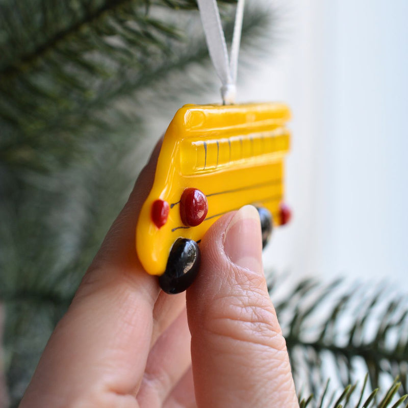 Autobus scolaire pour l’arbre de Noël