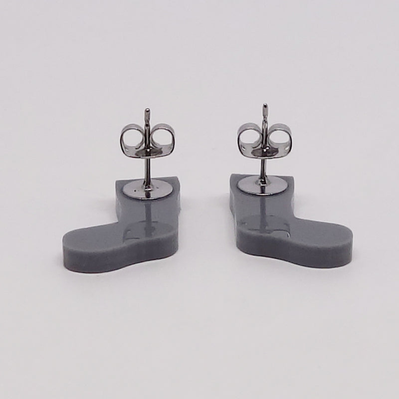 Boucles d’oreille chaussettes d’hiver grises