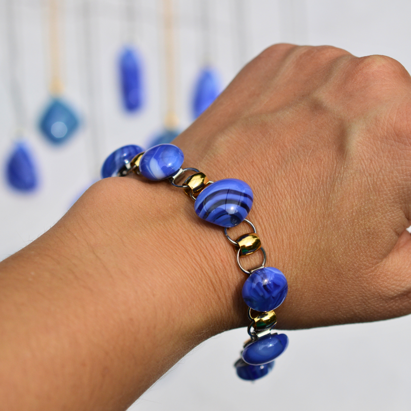 Agate bleue rubanée – Douceur et communication - Collection Gemstones | Station pôle Nord | Boutique de Noël