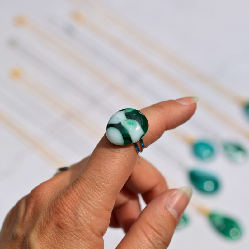 Émeraude – Raffinement et espoir - Collection Gemstones | Station pôle Nord | Boutique de Noël