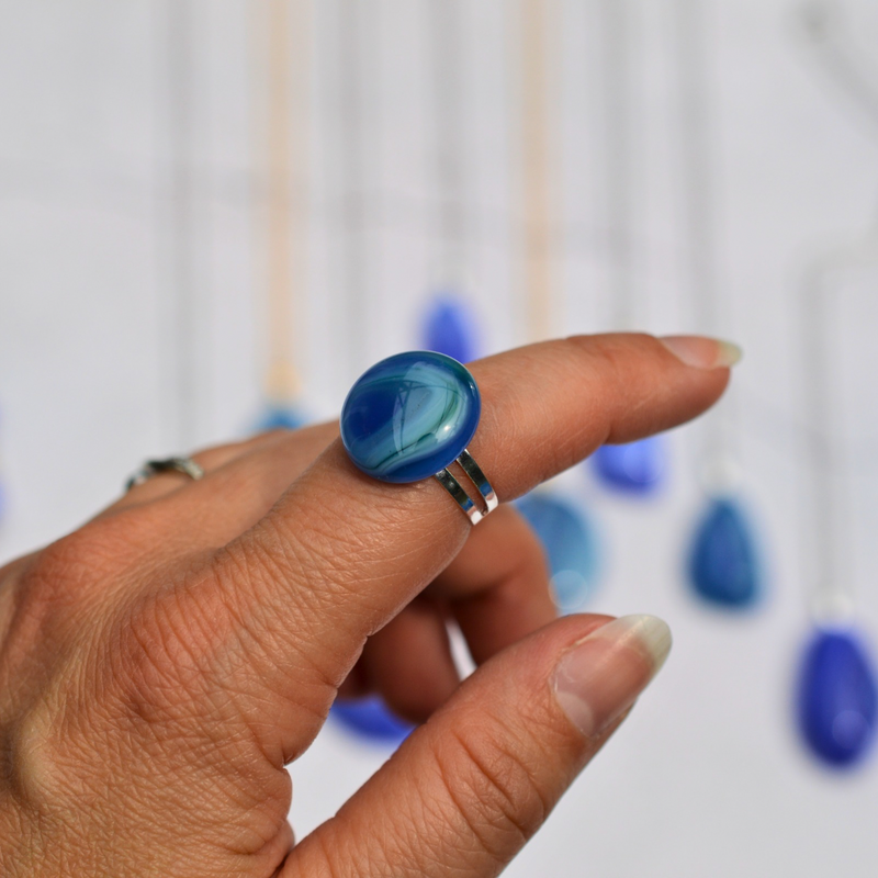 Agate bleue rubanée – Douceur et communication - Collection Gemstones | Station pôle Nord | Boutique de Noël