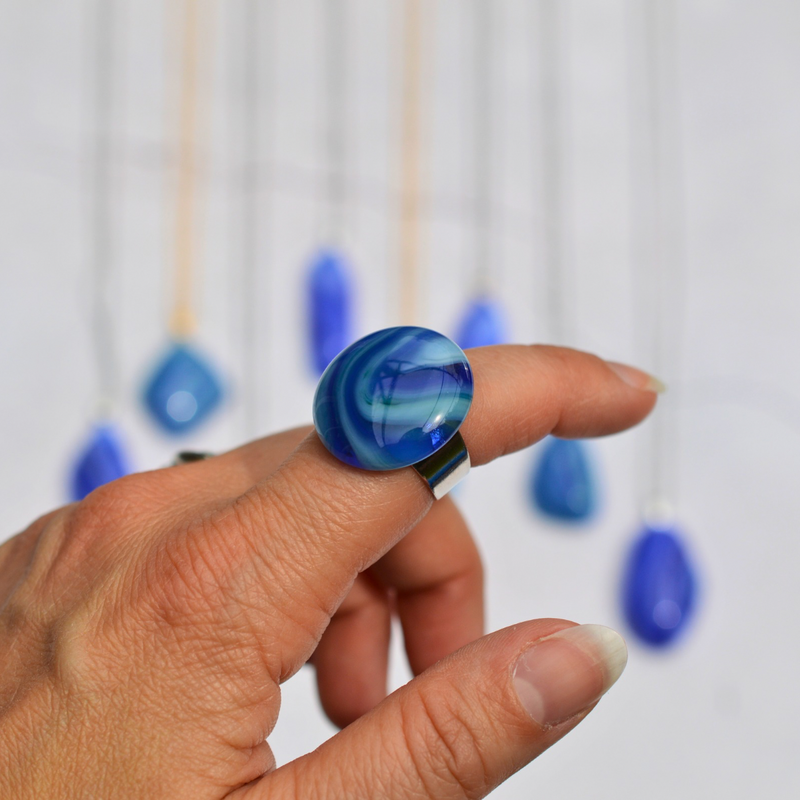 Agate bleue rubanée – Douceur et communication - Collection Gemstones | Station pôle Nord | Boutique de Noël