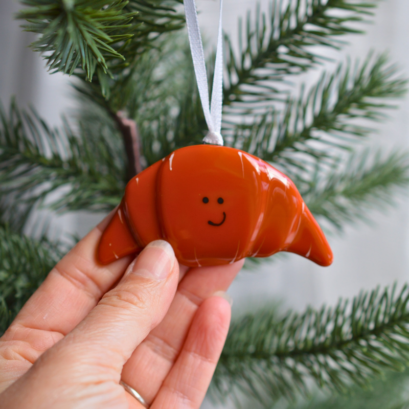 Délicieux croissant souriant pour ton arbre de Noël