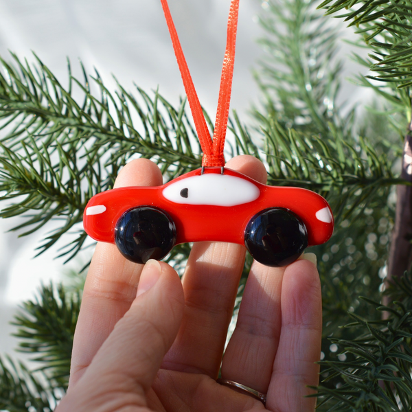 Ornement voiture rouge pour l’arbre de Noël
