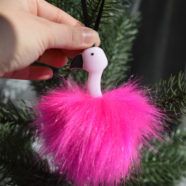 Ornement Flamant Rose Foncé poilu – L’élégance tropicale au cœur de Noël