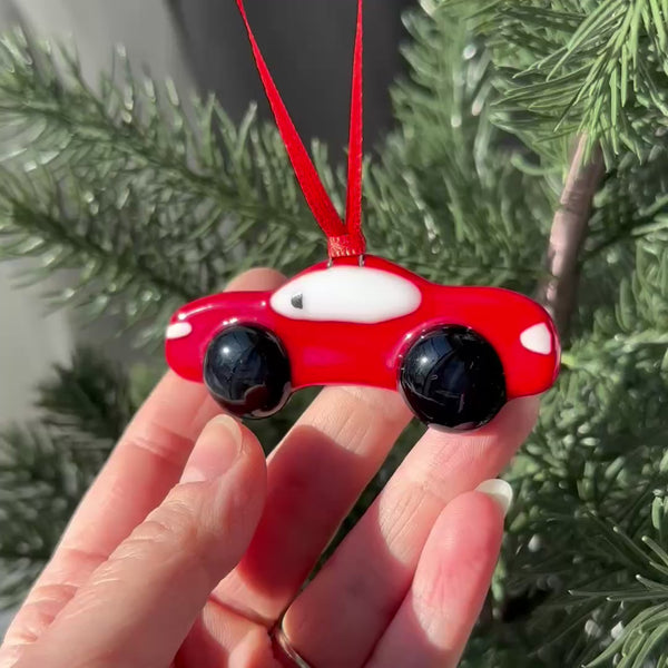 Ornement voiture rouge pour l’arbre de Noël