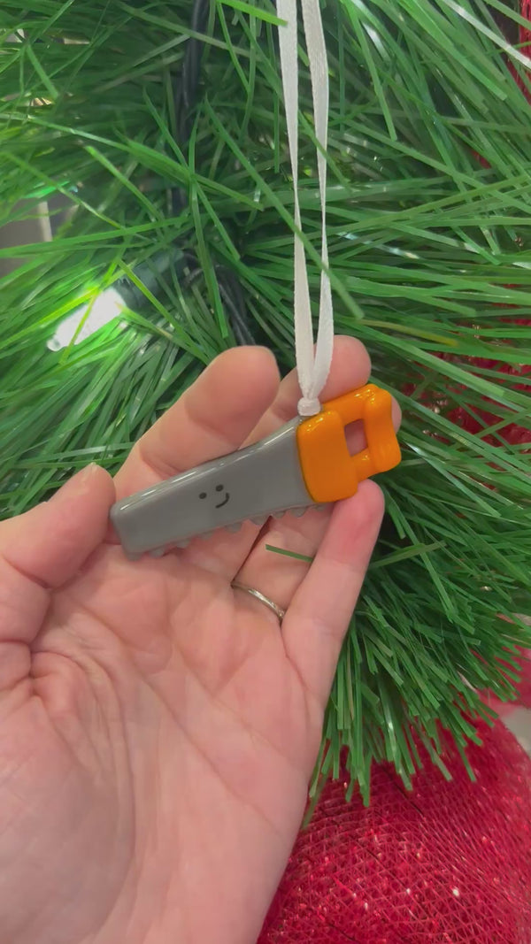 Scie pour le sapin