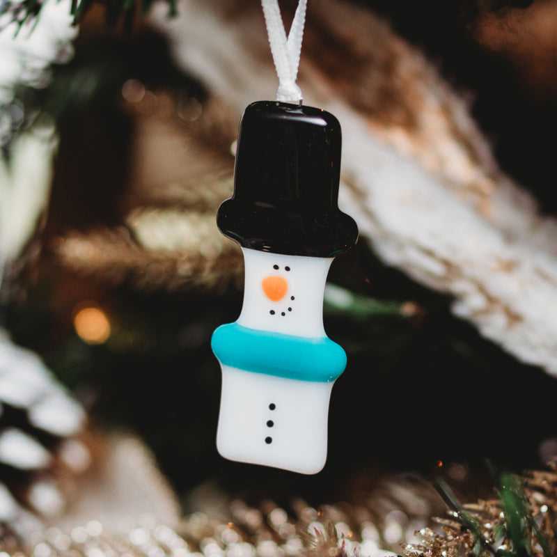 Ornement en verre  à suspendre pour le sapin en forme de bonhomme de neige