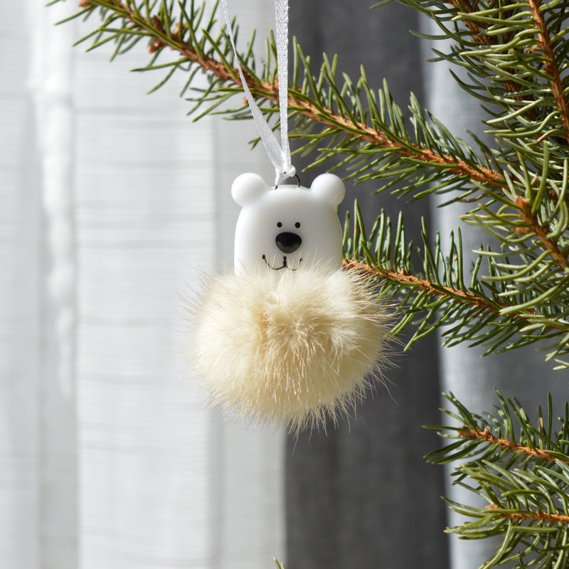 Ours polaire poilu