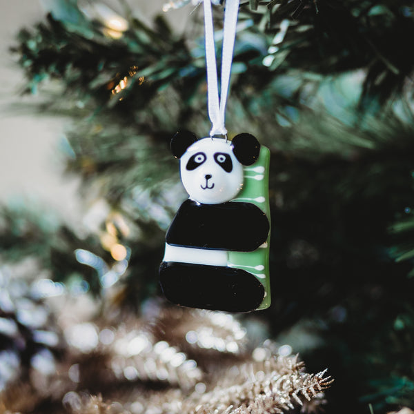 panda en verre fusionné à suspendre dans le sapin