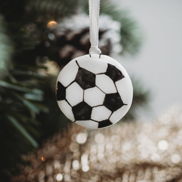 Ornement à suspendre en verre ballon de soccer noir et blanc pour noel à mettre dans le sapin