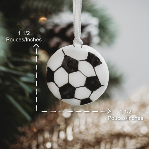 Dimension boule de noel thématique soccer pour amateur de sport
