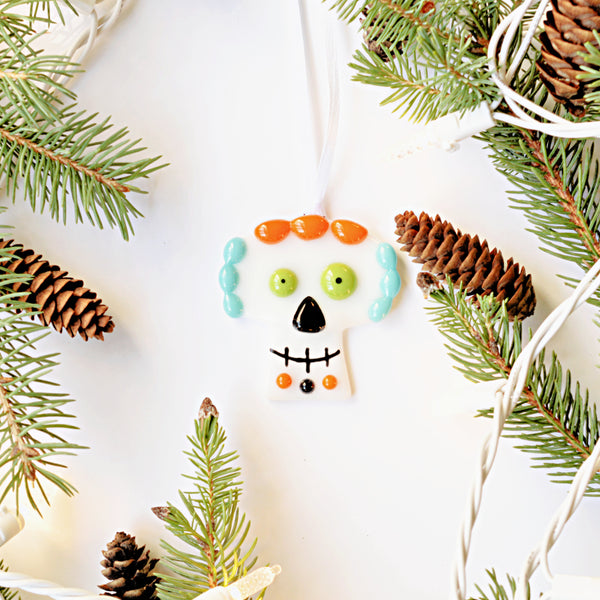 Boule de Noël tête de mort, la fête des morts mexicaine