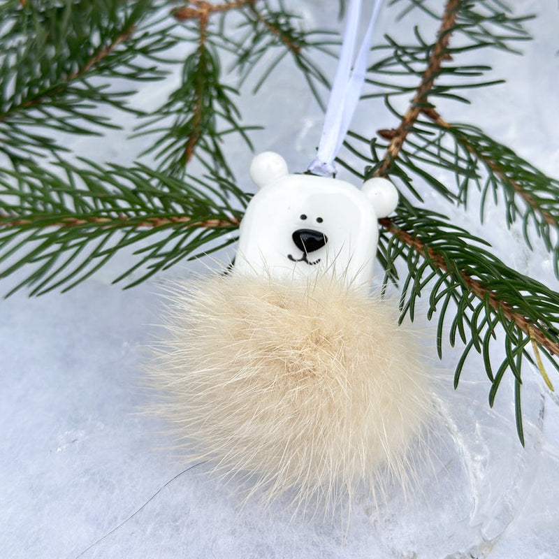 Ours polaire poilu